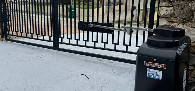 Seamless Installation and Support for Your New Gate in Oak Ridge, FL