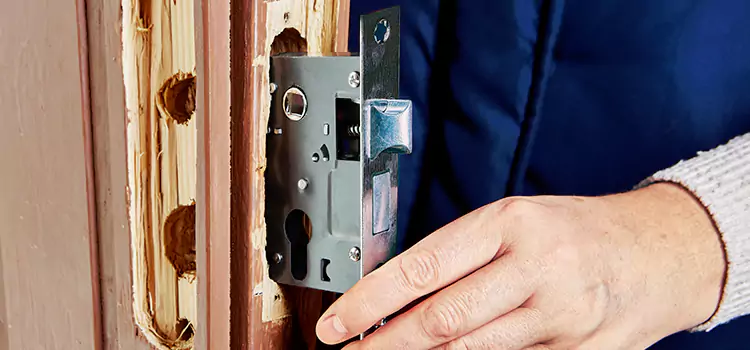Garage Door Lock Replacement Oak Ridge
